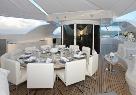 yacht-fendi-casa-dining-468x327.jpg