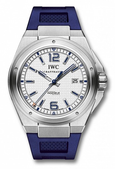 iwc-missionearth-plastiki-watch-2-367x540.jpg