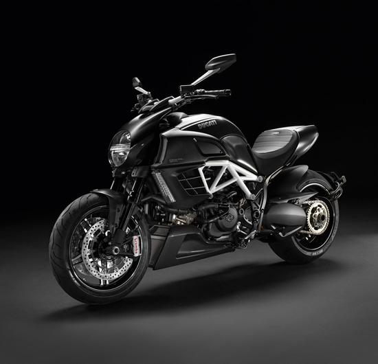 Ducati-Diavel-AMG-Special-Edition-1-thumb-550x530.jpg