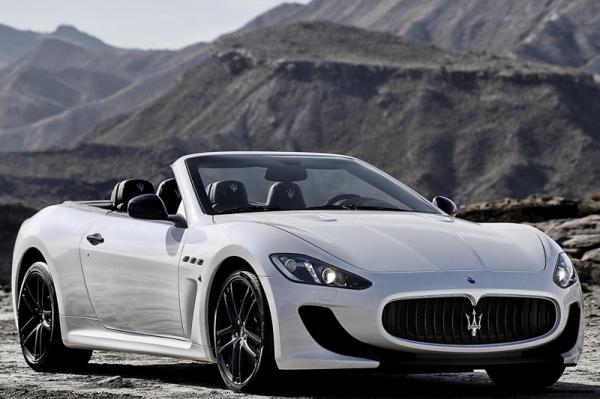 2013-Maserati-GranCabrio-MC-Stradale-03.jpg