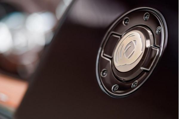 bugatti-veyron-grand-sport-venet-shows-up-photo-gallery_5.jpg