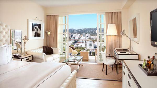Mr-C-Beverly-Hills-Hotel-bedroom.jpeg