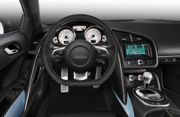Interior_2013-Audi-R8.jpg