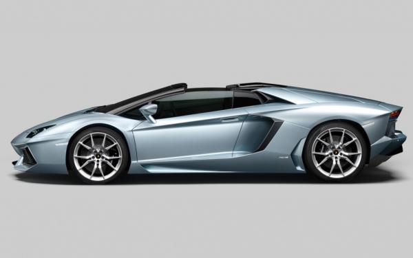 2013-Lamborghini-Aventador-LP-700-4-Roadster-left-side-2-1024x640.jpg