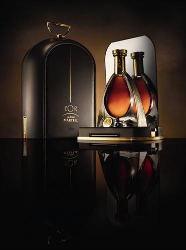martell-teams-eric-gizard-for-limited-edition-gift-box_1.jpg