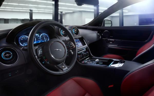 2014-Jaguar-XJR-interior.jpg