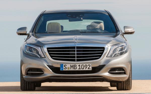 2014-Mercedes-Benz-S-Class-sedan-front-view.jpg