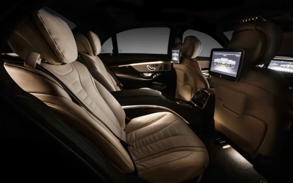 2014-Mercedes-Benz-S-Class-rear-interior-seats.jpg